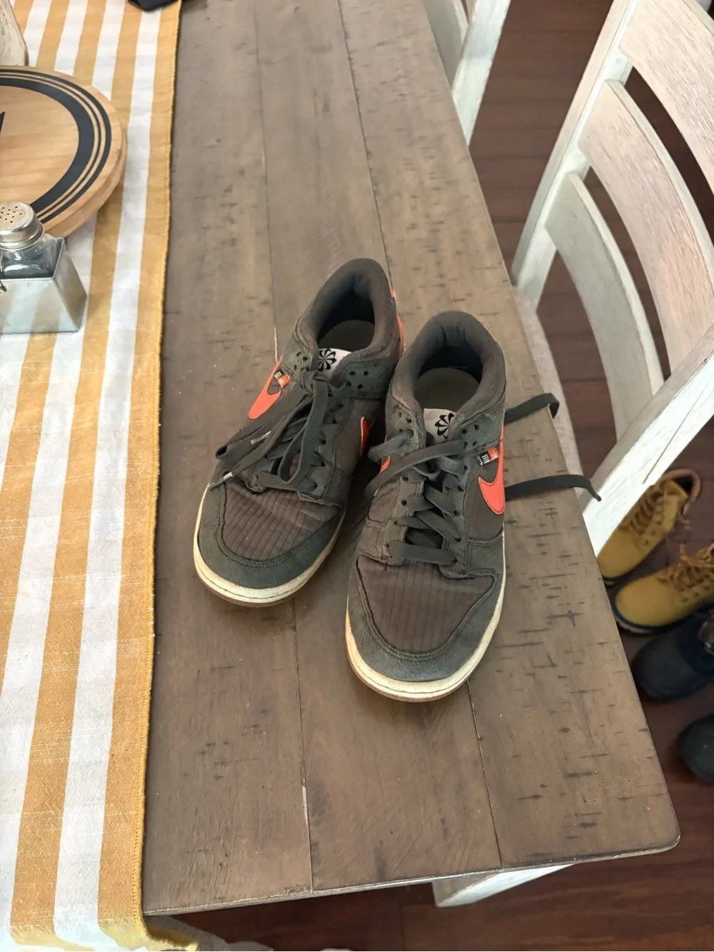 Nike Kids size 5.5 dunk low retro toasty sequoia